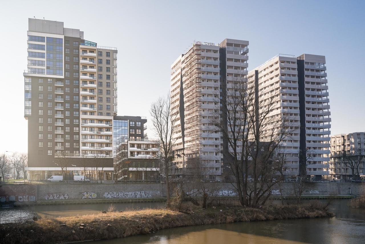 Ferienwohnung RentPlanet - Odra Tower Breslau Exterior foto